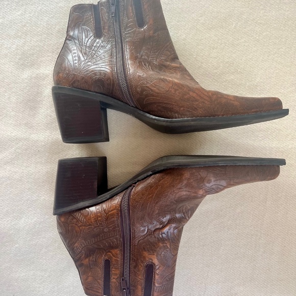 Ipanema - Hand Tooled Leather Ankle Boot (9.5) - Picture 3 of 7